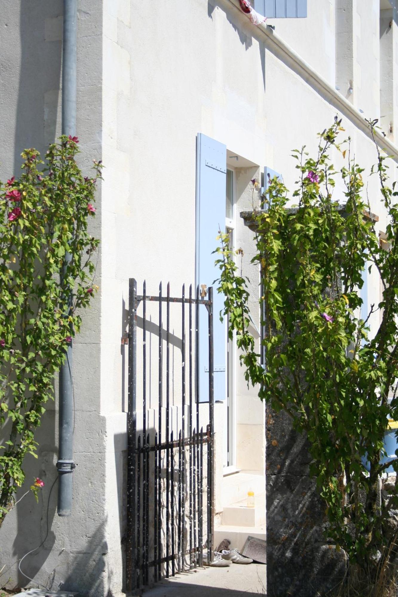منزل الضيف ساوجون  في Le Domaine Des Aguins المظهر الخارجي الصورة
