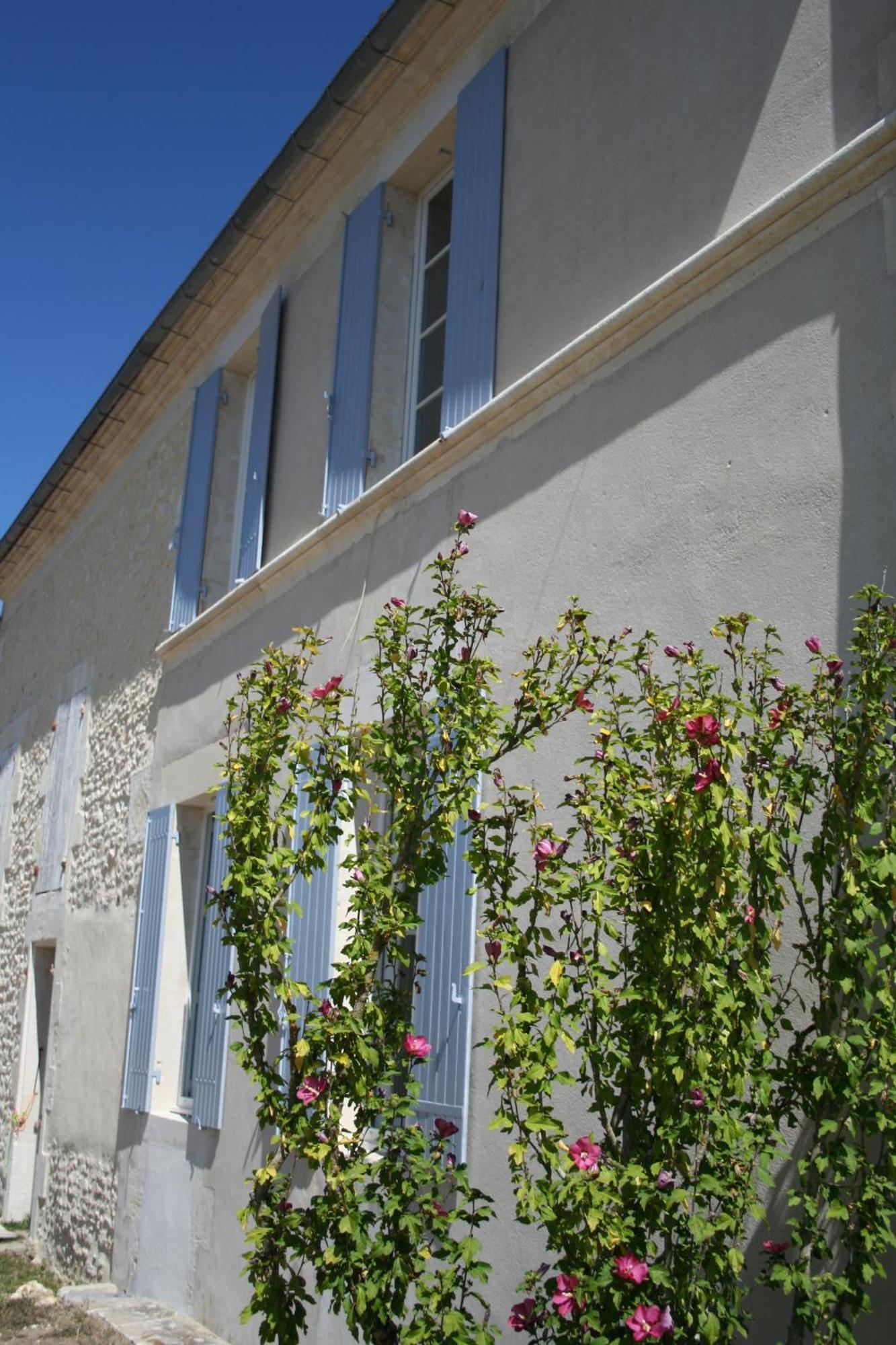 منزل الضيف ساوجون  في Le Domaine Des Aguins المظهر الخارجي الصورة