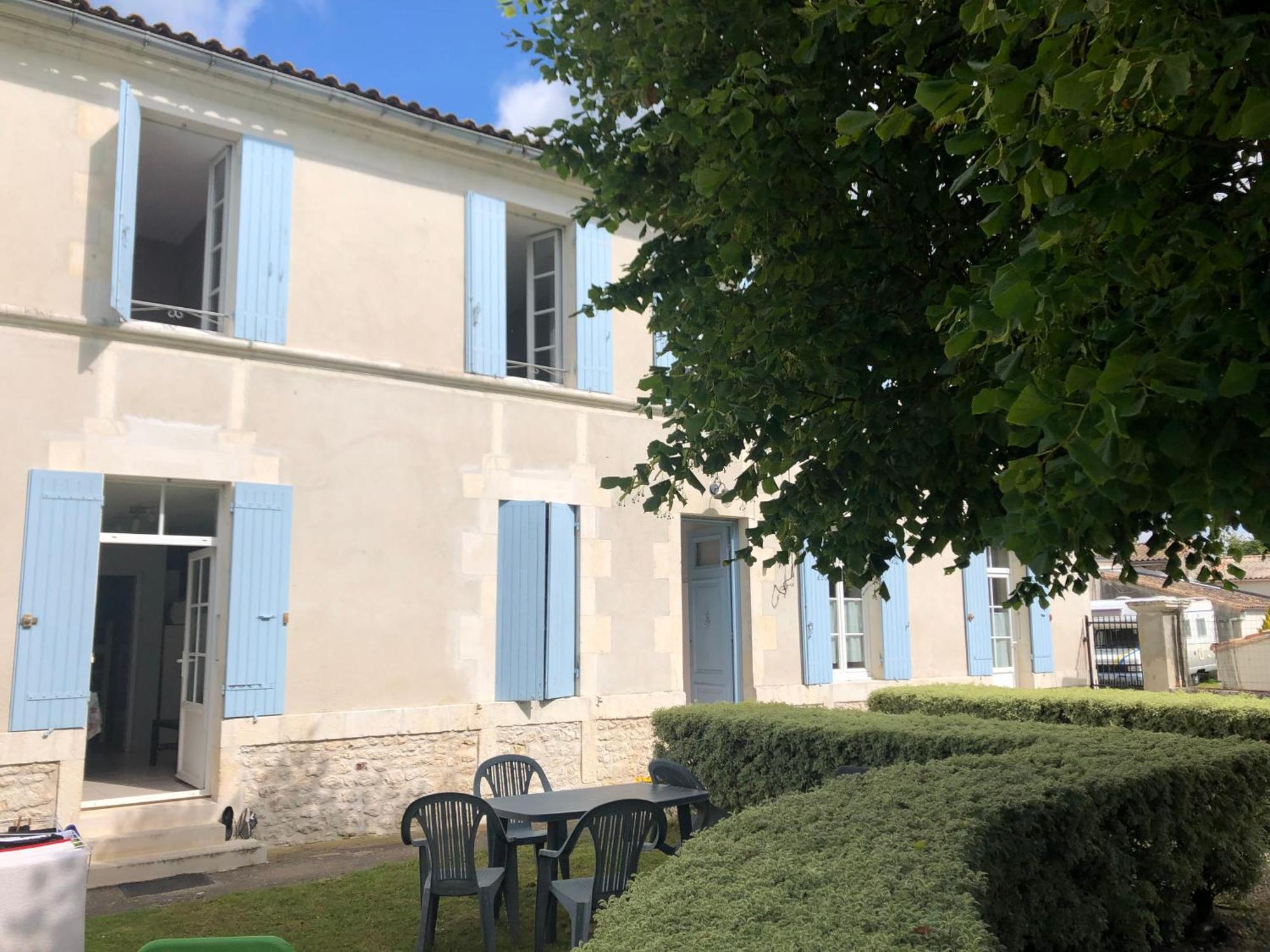 منزل الضيف ساوجون  في Le Domaine Des Aguins المظهر الخارجي الصورة